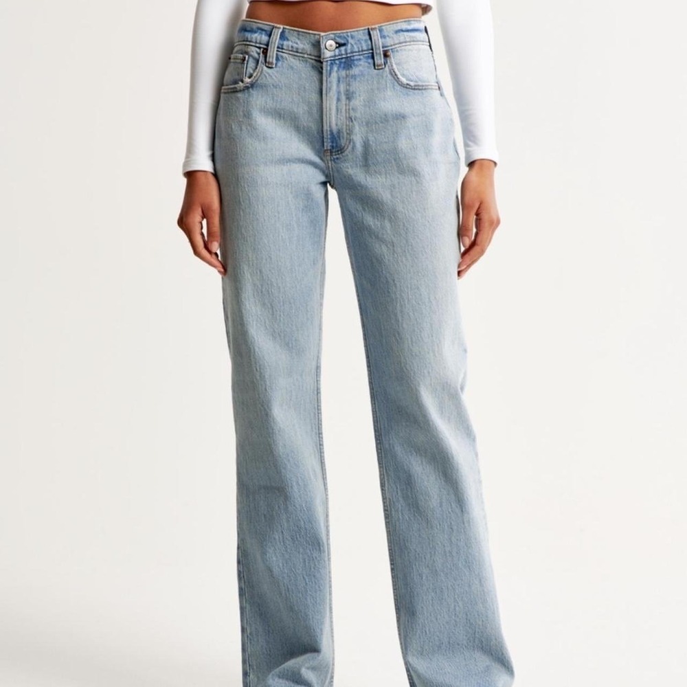 Abercrombie & Fitch The '90s Baggy Low Rise Jeans Light‎ Wash Size 27/4
